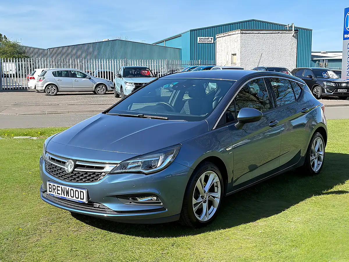 Used 2017 Vauxhall Astra Sri Blue - Interior and Exterior details 4
