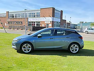 Used 2017 Vauxhall Astra Sri Blue - Interior and Exterior details 5