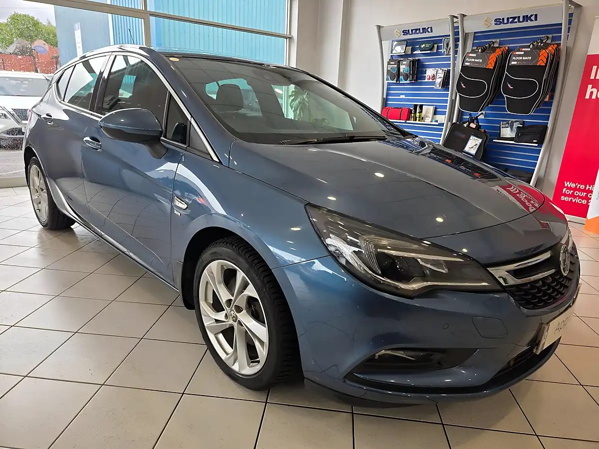 Used 2017 Vauxhall Astra Sri Blue - Front View