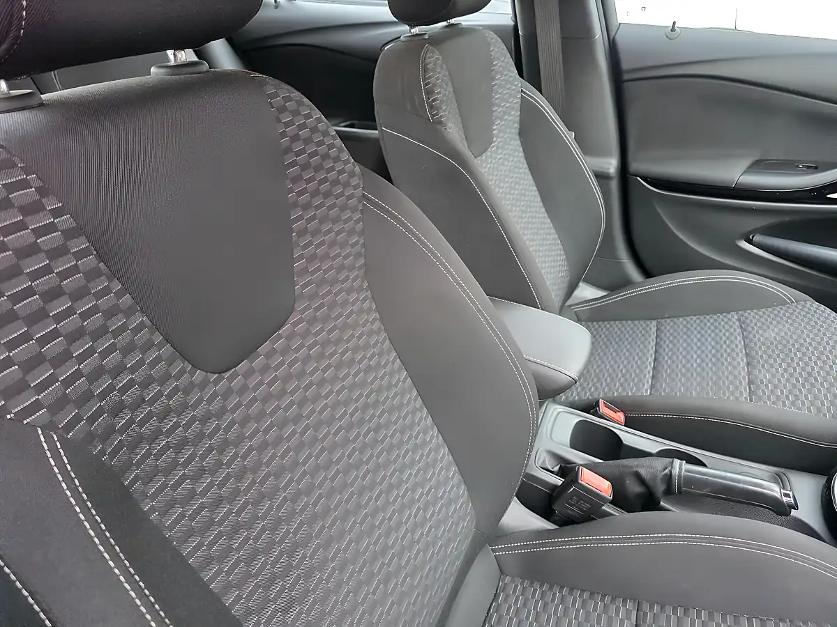 Used 2017 Vauxhall Astra Sri Blue - Interior and Exterior details 12