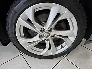 Used 2017 Vauxhall Astra Sri Blue - Interior and Exterior details 16