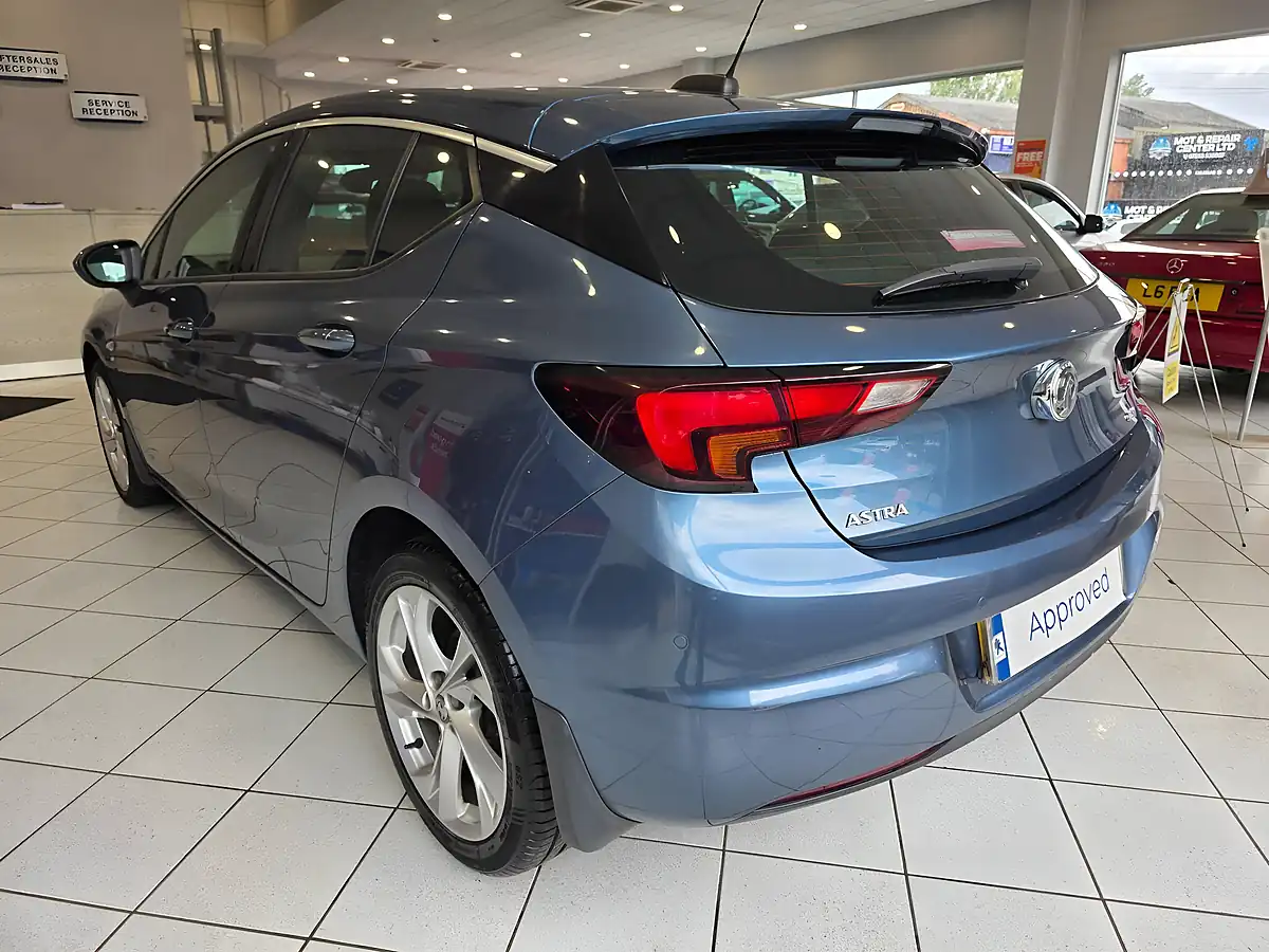 Used 2017 Vauxhall Astra Sri Blue - Interior and Exterior details 4