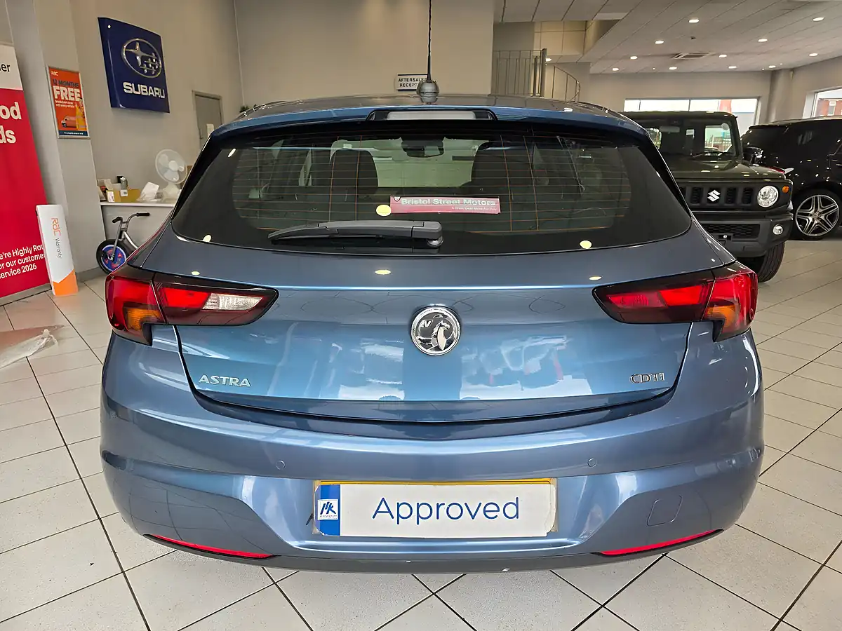 Used 2017 Vauxhall Astra Sri Blue - Interior and Exterior details 8