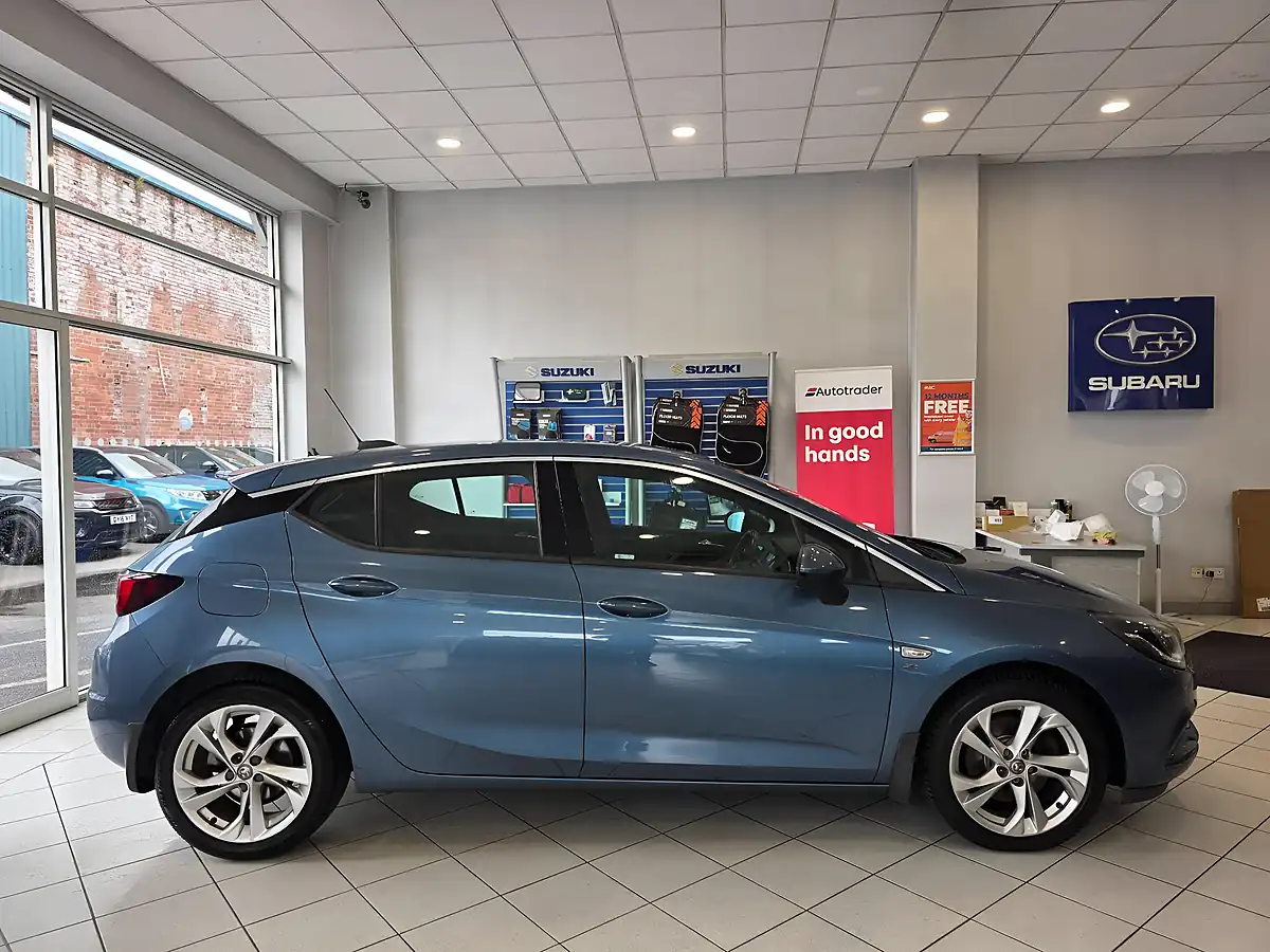 Used 2017 Vauxhall Astra Sri Blue - Interior and Exterior details 9