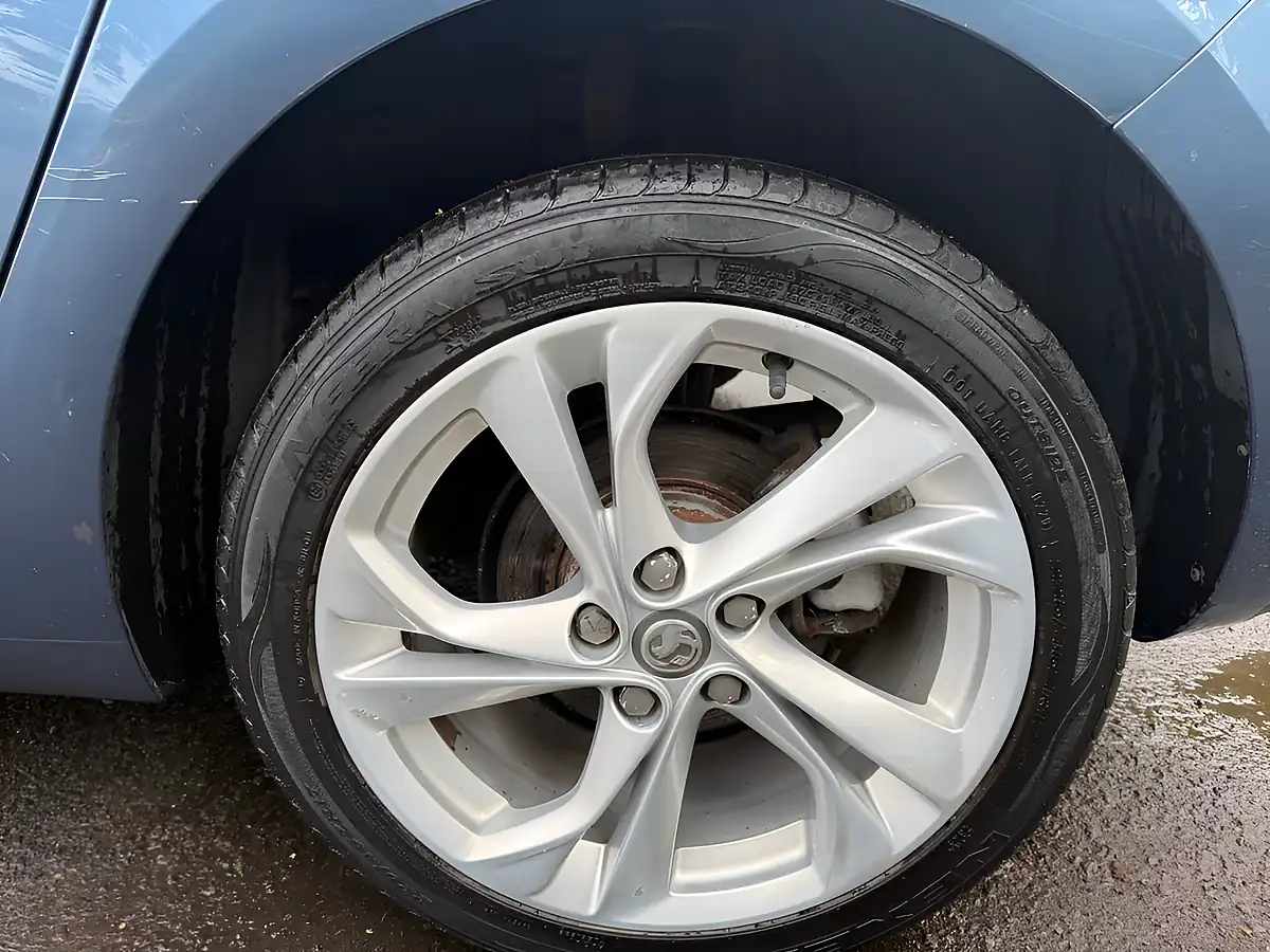 Used 2017 Vauxhall Astra Sri Blue - Interior and Exterior details 12