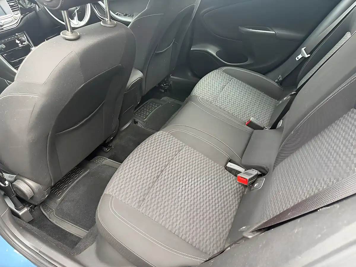 Used 2017 Vauxhall Astra Sri Blue - Interior and Exterior details 15