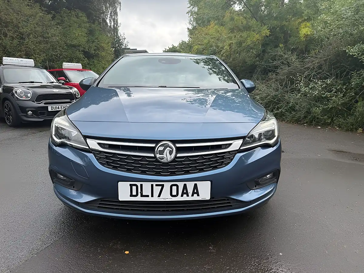 Used 2017 Vauxhall Astra Sri Blue - Interior and Exterior details 2