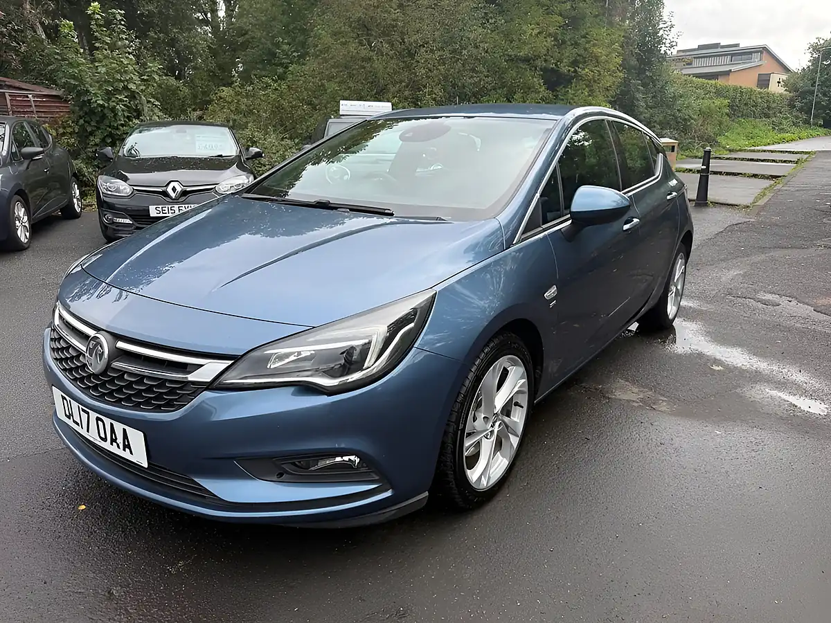 Used 2017 Vauxhall Astra Sri Blue - Interior and Exterior details 3