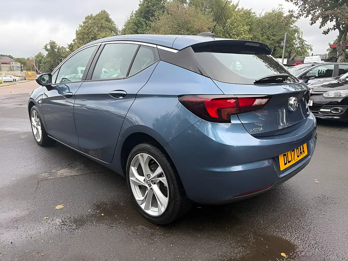Used 2017 Vauxhall Astra Sri Blue - Interior and Exterior details 5