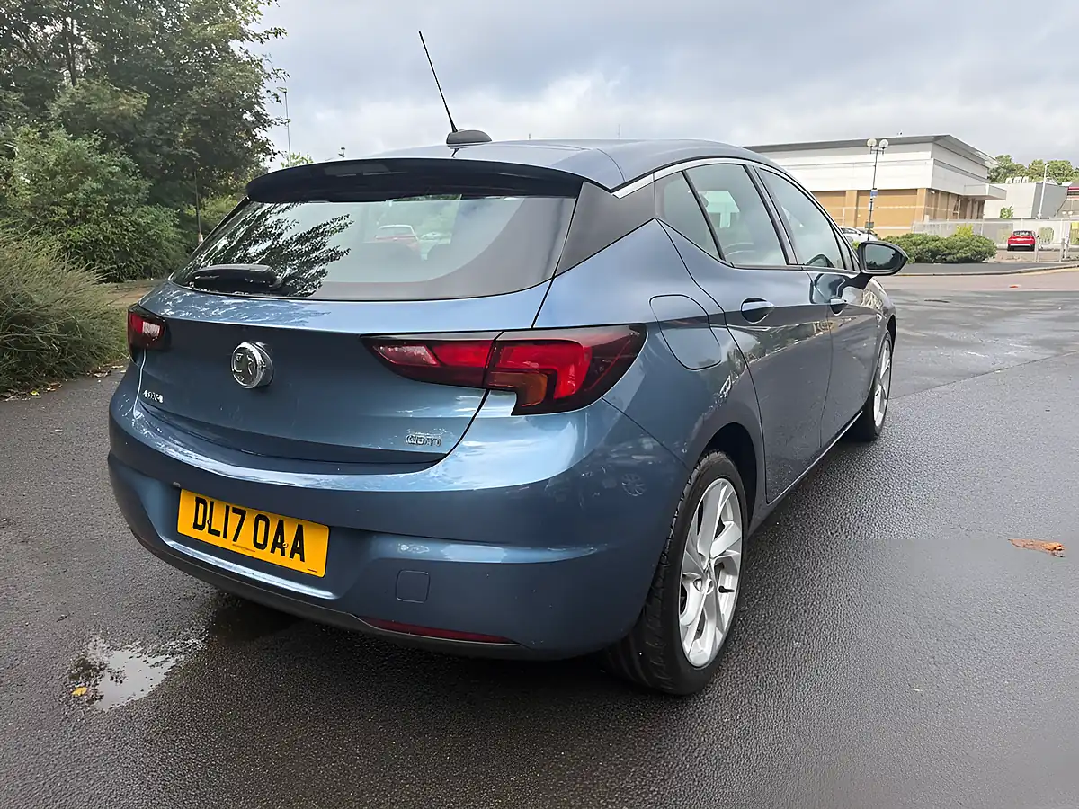 Used 2017 Vauxhall Astra Sri Blue - Interior and Exterior details 7