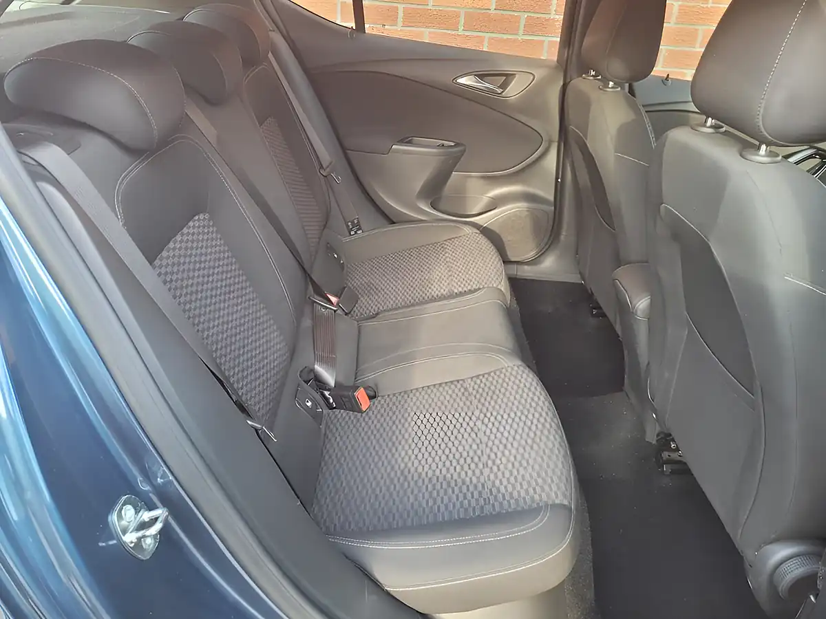 Used 2017 Vauxhall Astra Sri Blue - Interior and Exterior details 14