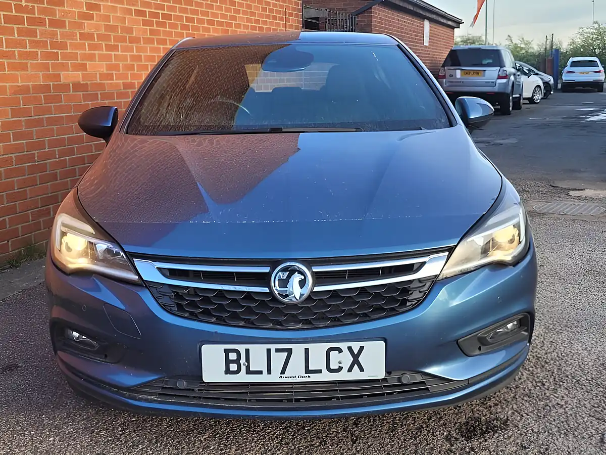 Used 2017 Vauxhall Astra Sri Blue - Interior and Exterior details 9