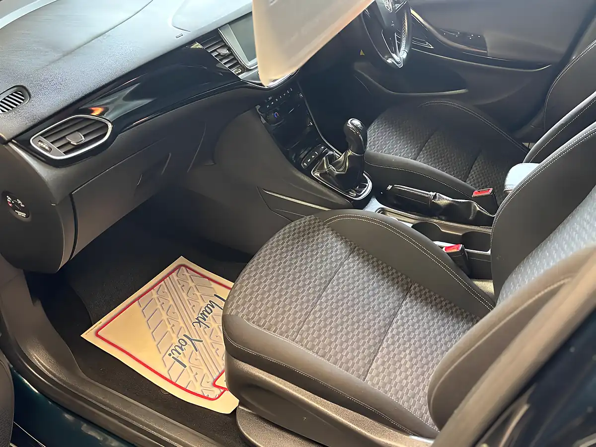 Used 2017 Vauxhall Astra Sri Green - Interior and Exterior details 12