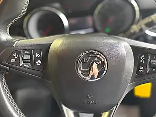 Used 2017 Vauxhall Astra Sri Green - Interior and Exterior details 14