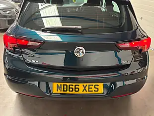 Used 2017 Vauxhall Astra Sri Green - Interior and Exterior details 7