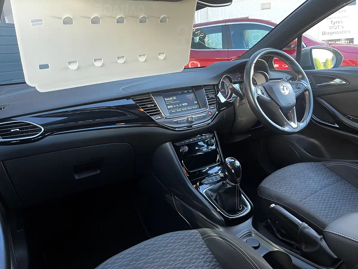 Used 2017 Vauxhall Astra Sri Grey - Interior and Exterior details 10