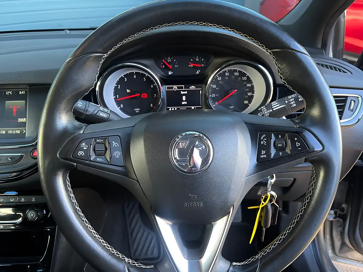 Used 2017 Vauxhall Astra Sri Grey - Interior and Exterior details 12