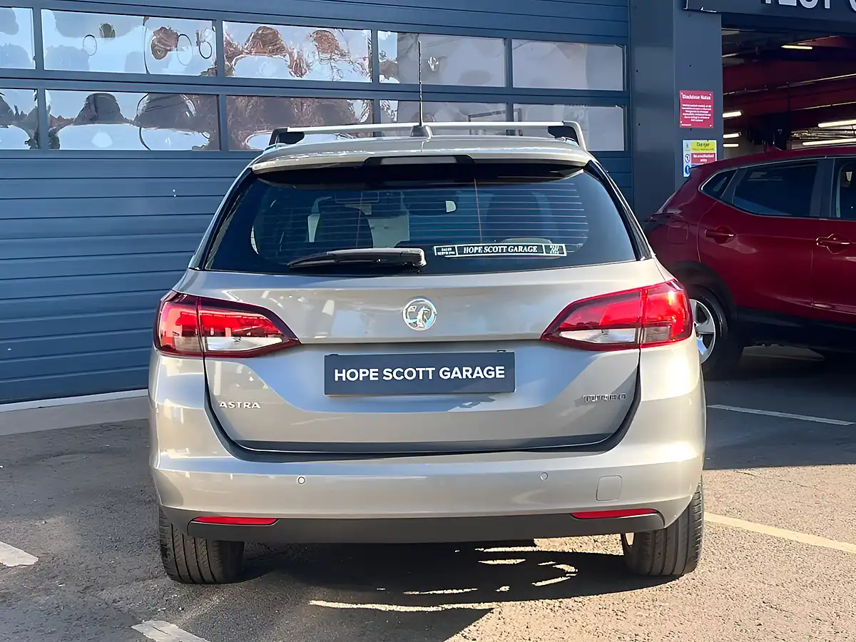 Used 2017 Vauxhall Astra Sri Grey - Interior and Exterior details 6