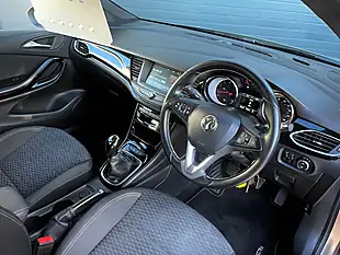 Used 2017 Vauxhall Astra Sri Grey - Interior and Exterior details 8