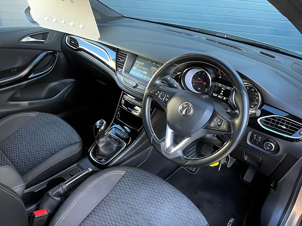 Used 2017 Vauxhall Astra Sri Grey - Interior and Exterior details 8