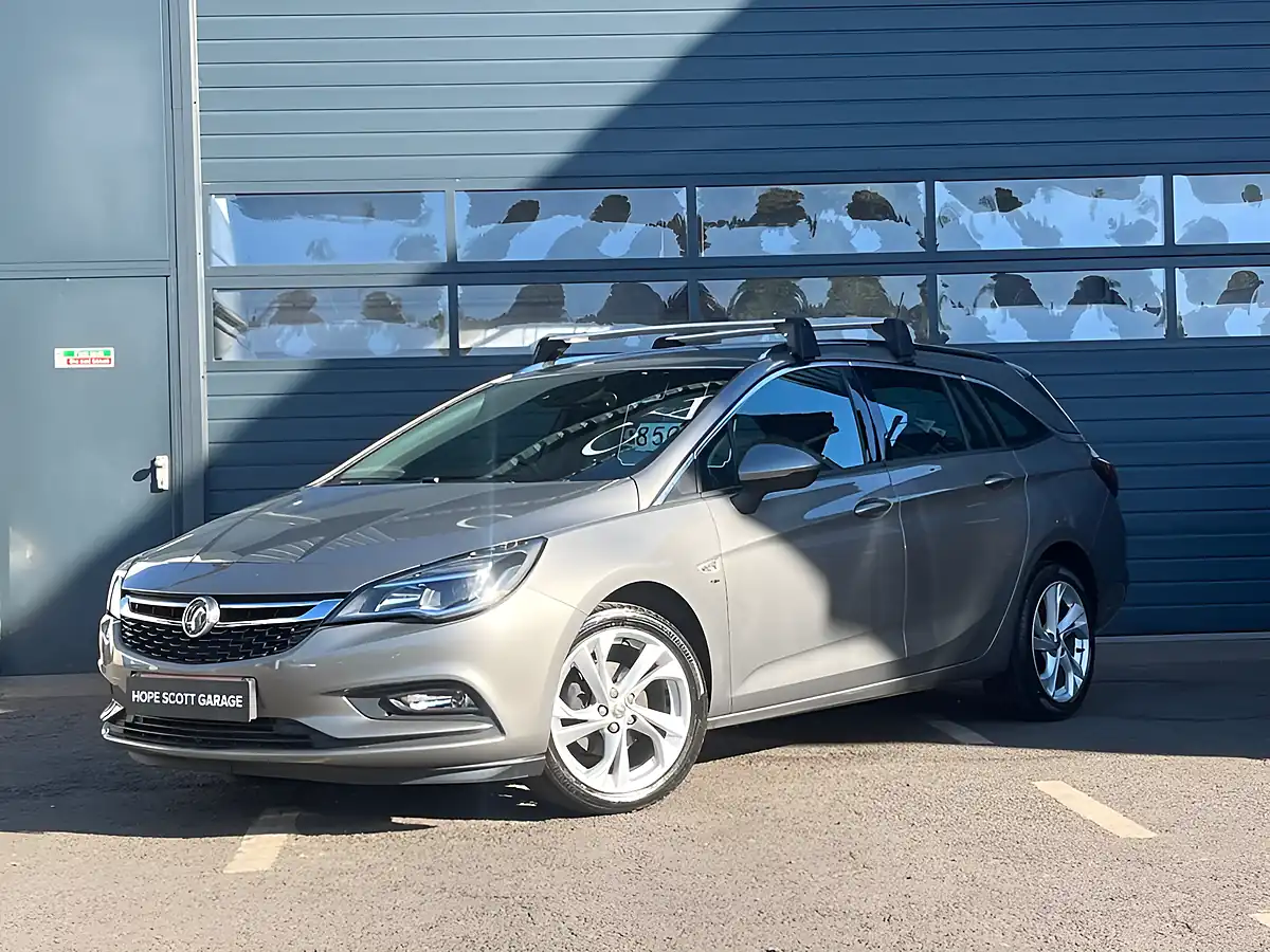 Used 2017 Vauxhall Astra Sri Grey - Interior and Exterior details 9