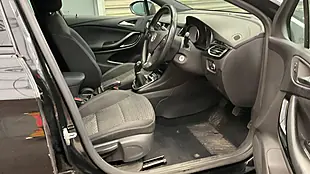 Used 2017 Vauxhall Astra Sri Nav Black - Interior and Exterior details 8