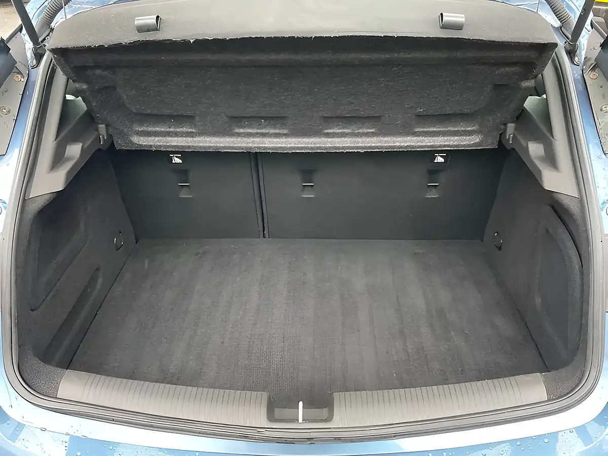 Used 2017 Vauxhall Astra Sri Nav Blue - Interior and Exterior details 15