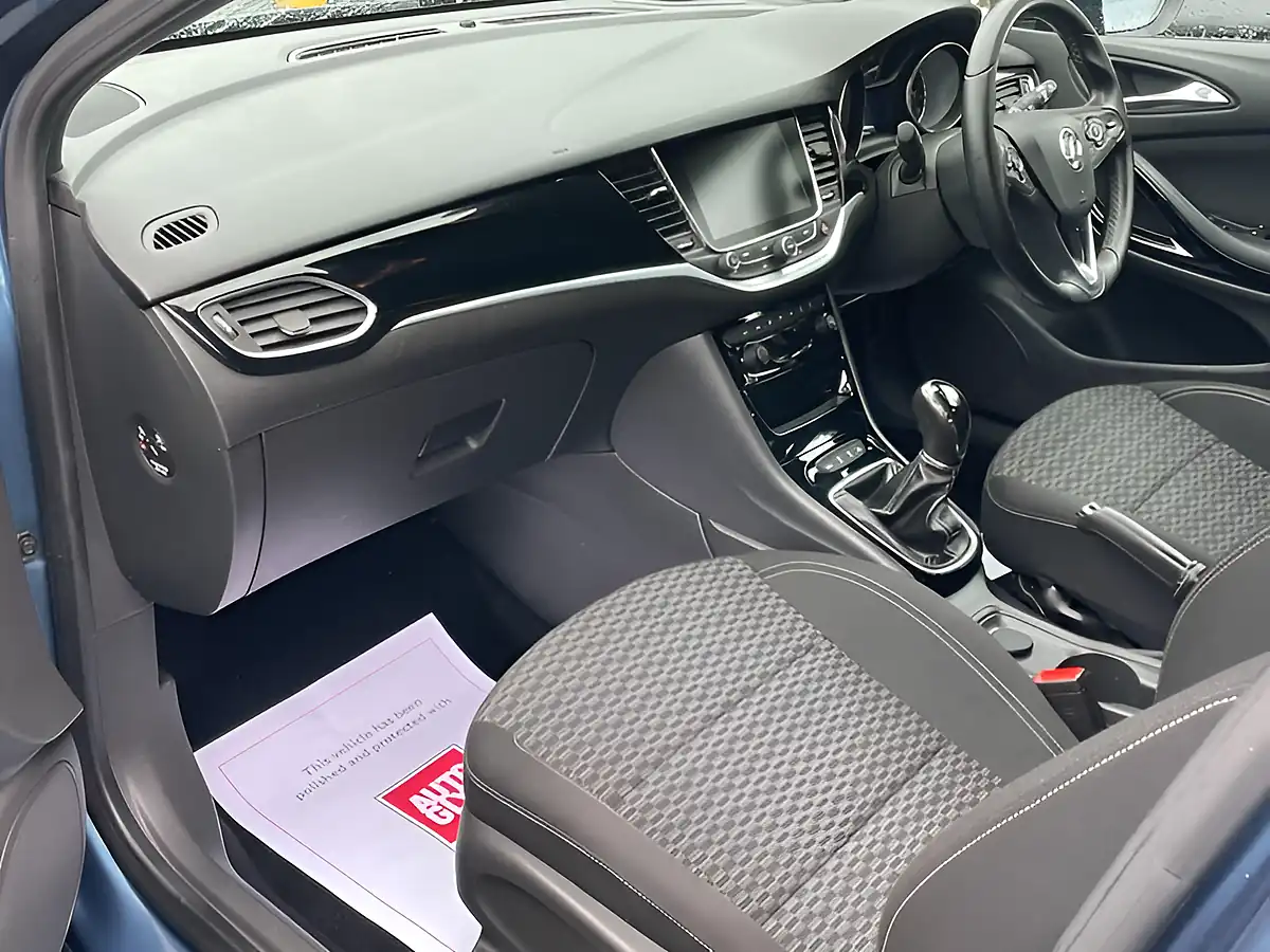 Used 2017 Vauxhall Astra Sri Nav Blue - Interior and Exterior details 16
