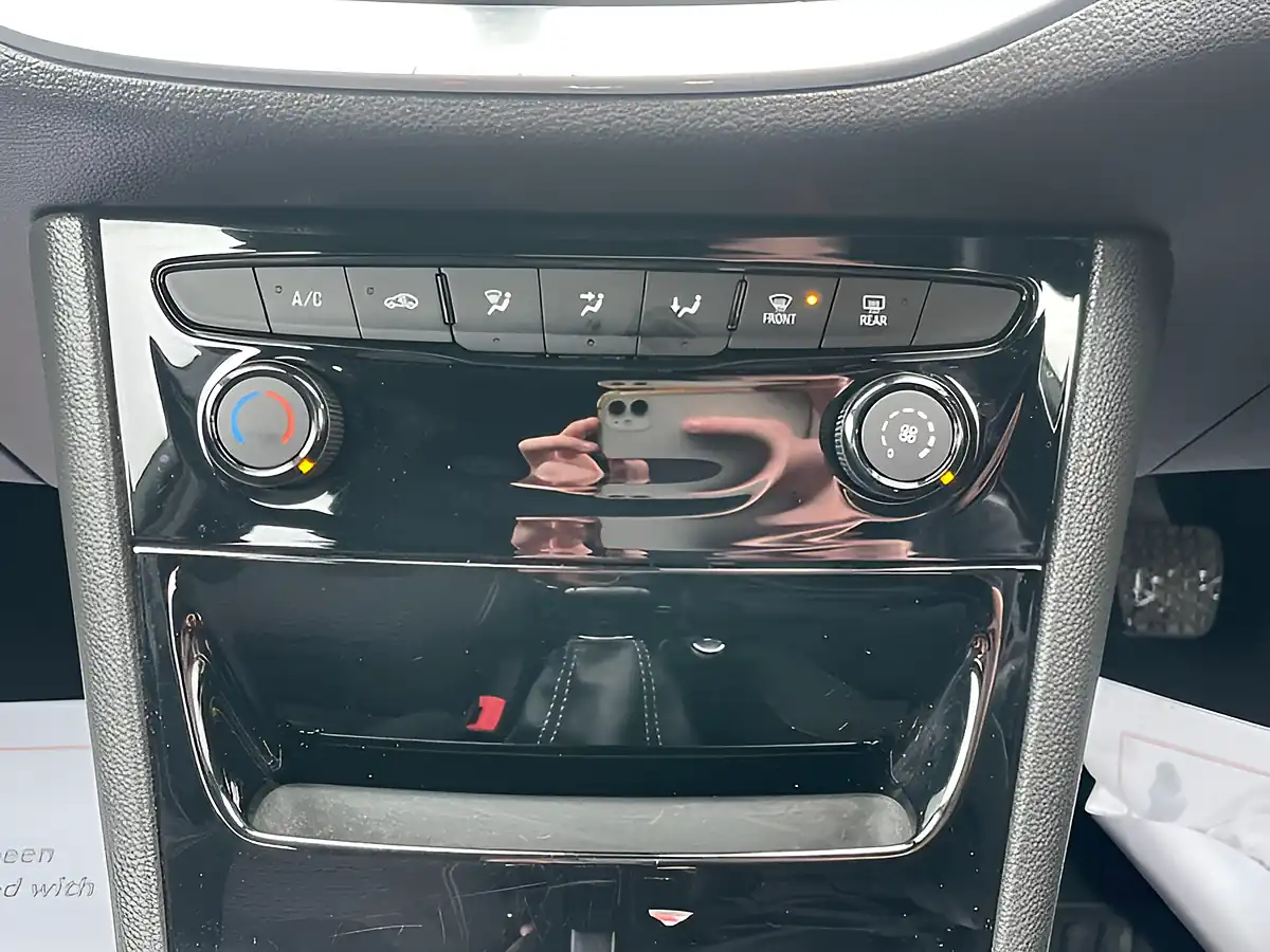 Used 2017 Vauxhall Astra Sri Nav Blue - Interior and Exterior details 18