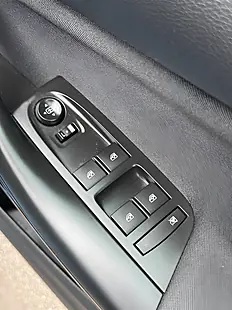 Used 2017 Vauxhall Astra Sri Nav Blue - Interior and Exterior details 12