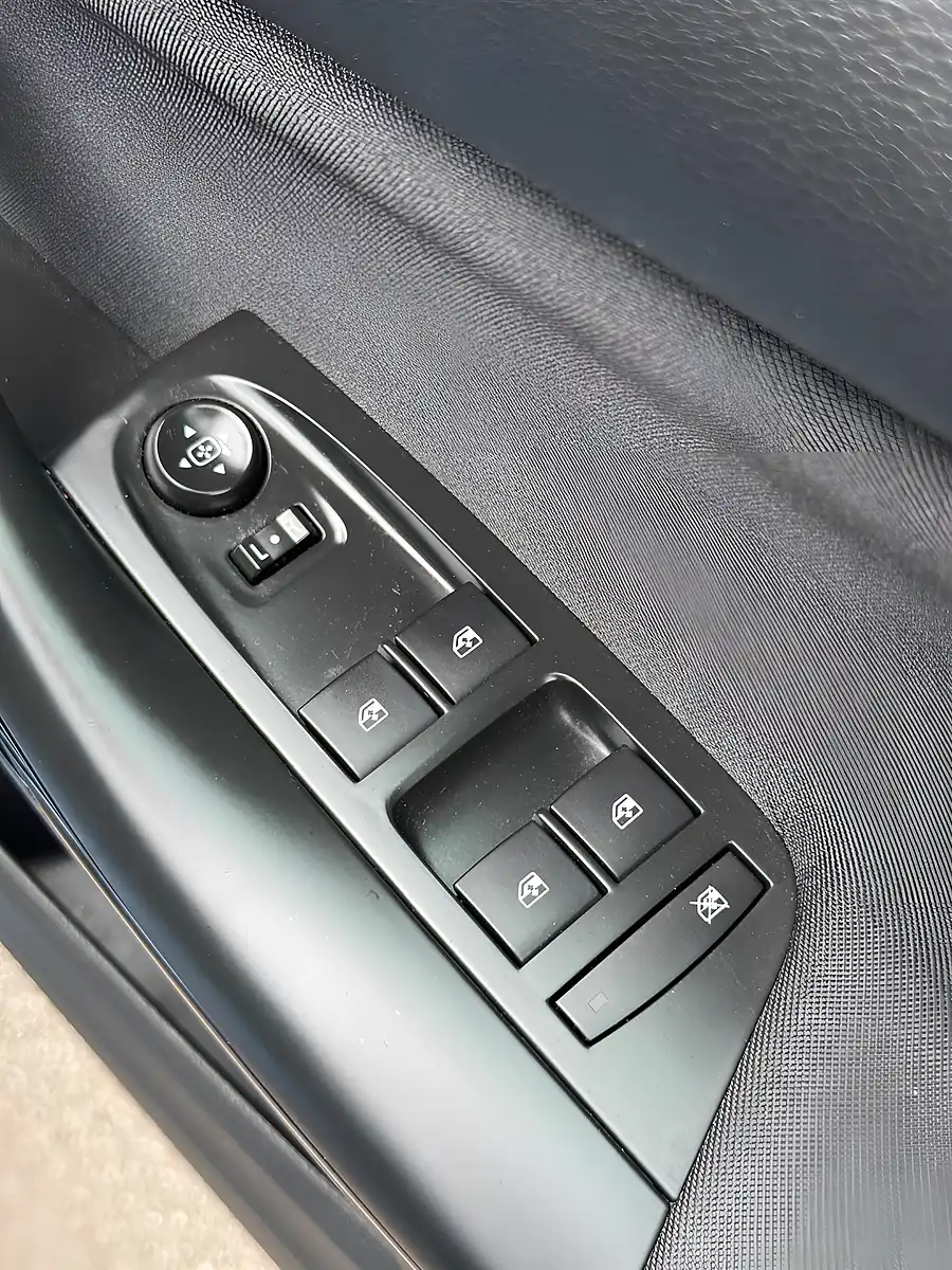 Used 2017 Vauxhall Astra Sri Nav Blue - Interior and Exterior details 12