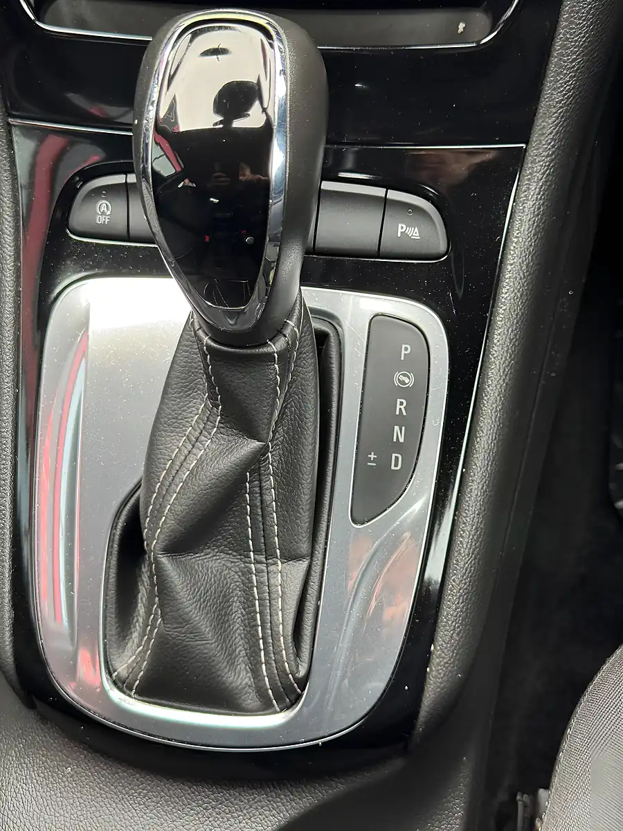 Used 2017 Vauxhall Astra Sri Nav Blue - Interior and Exterior details 14