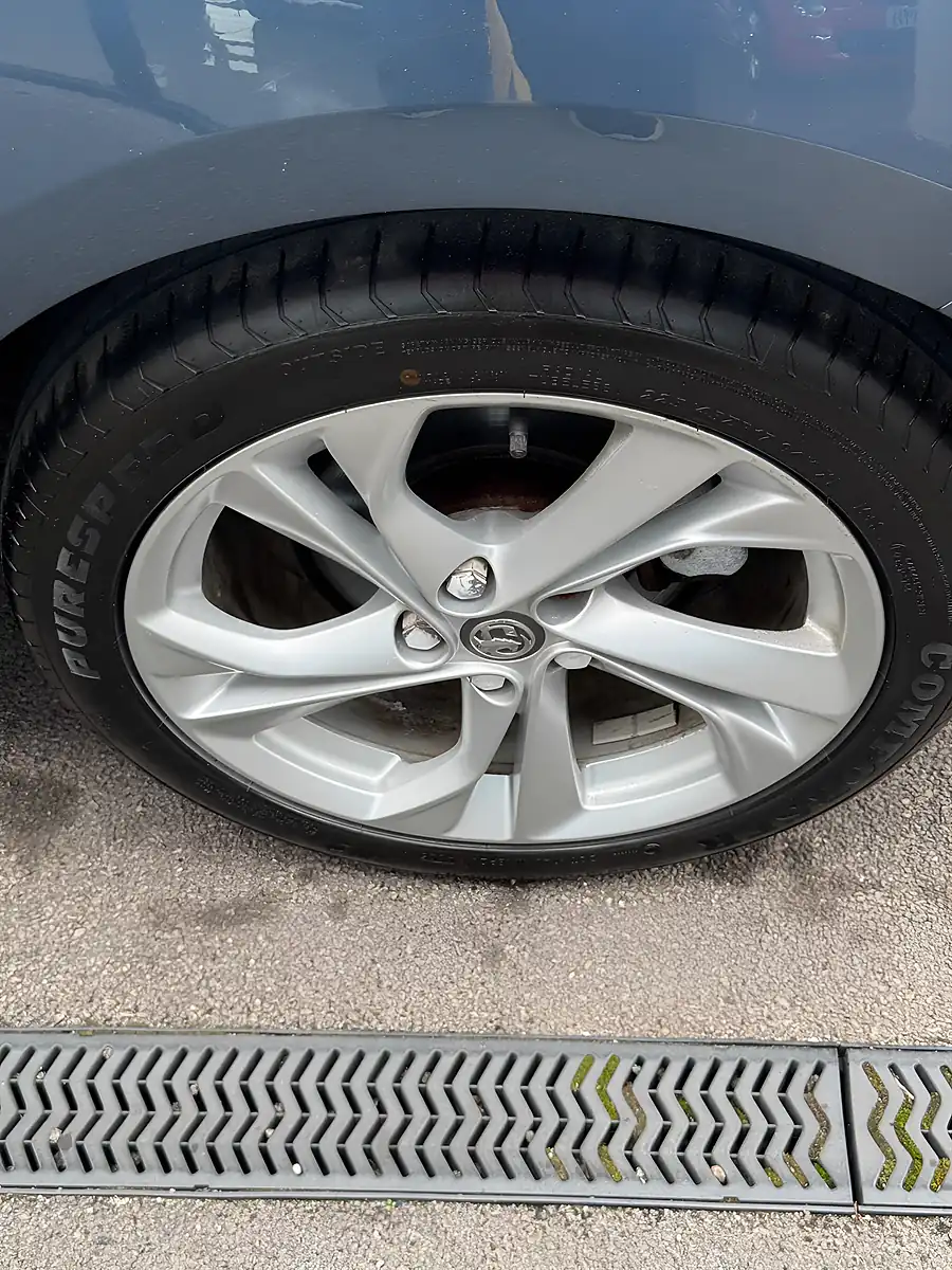 Used 2017 Vauxhall Astra Sri Nav Blue - Interior and Exterior details 18
