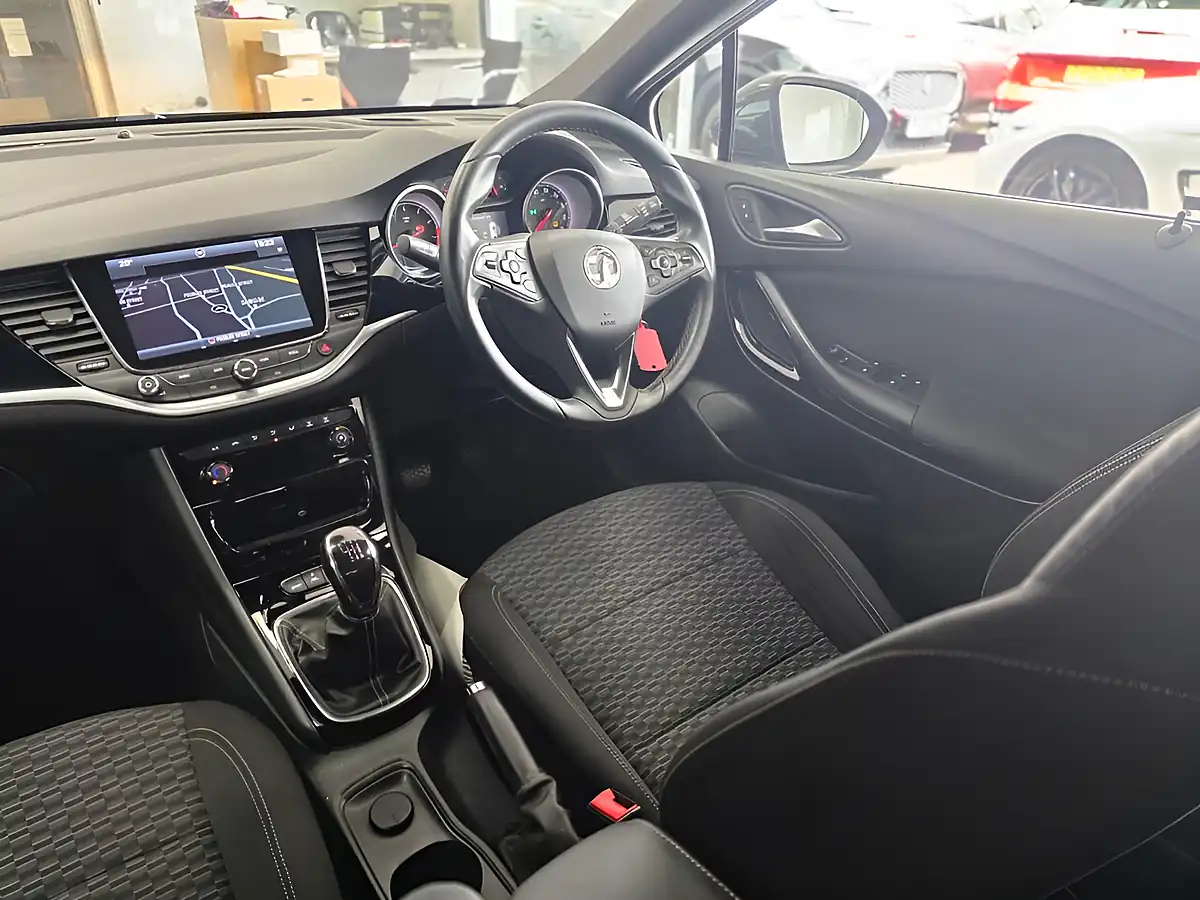 Used 2017 Vauxhall Astra Sri Nav Grey - Interior and Exterior details 10
