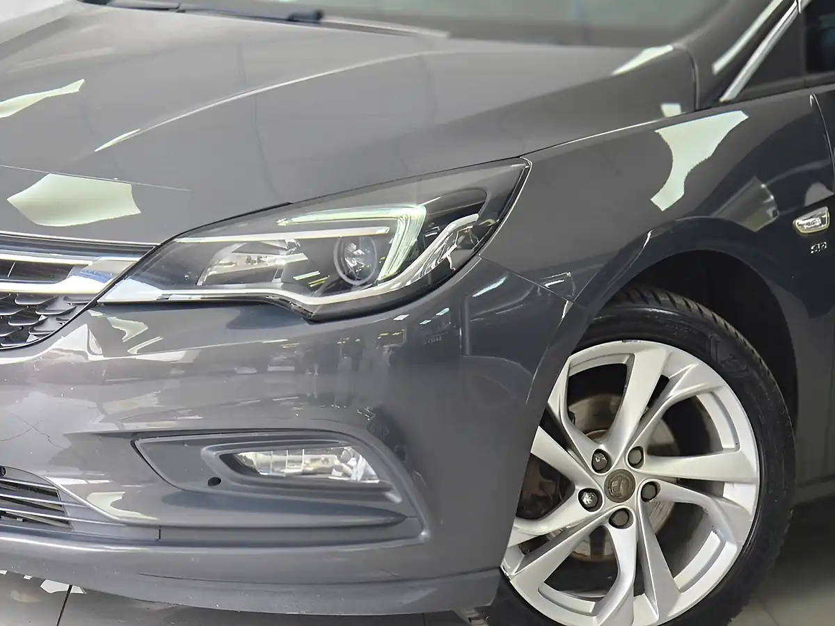Used 2017 Vauxhall Astra Sri Nav Grey - Interior and Exterior details 19