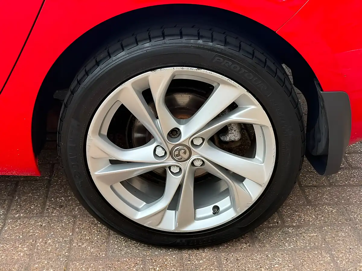 Used 2017 Vauxhall Astra Sri Nav Red - Interior and Exterior details 12