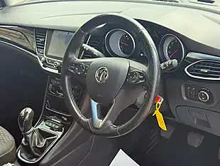 Used 2017 Vauxhall Astra Sri Nav Red - Interior and Exterior details 20