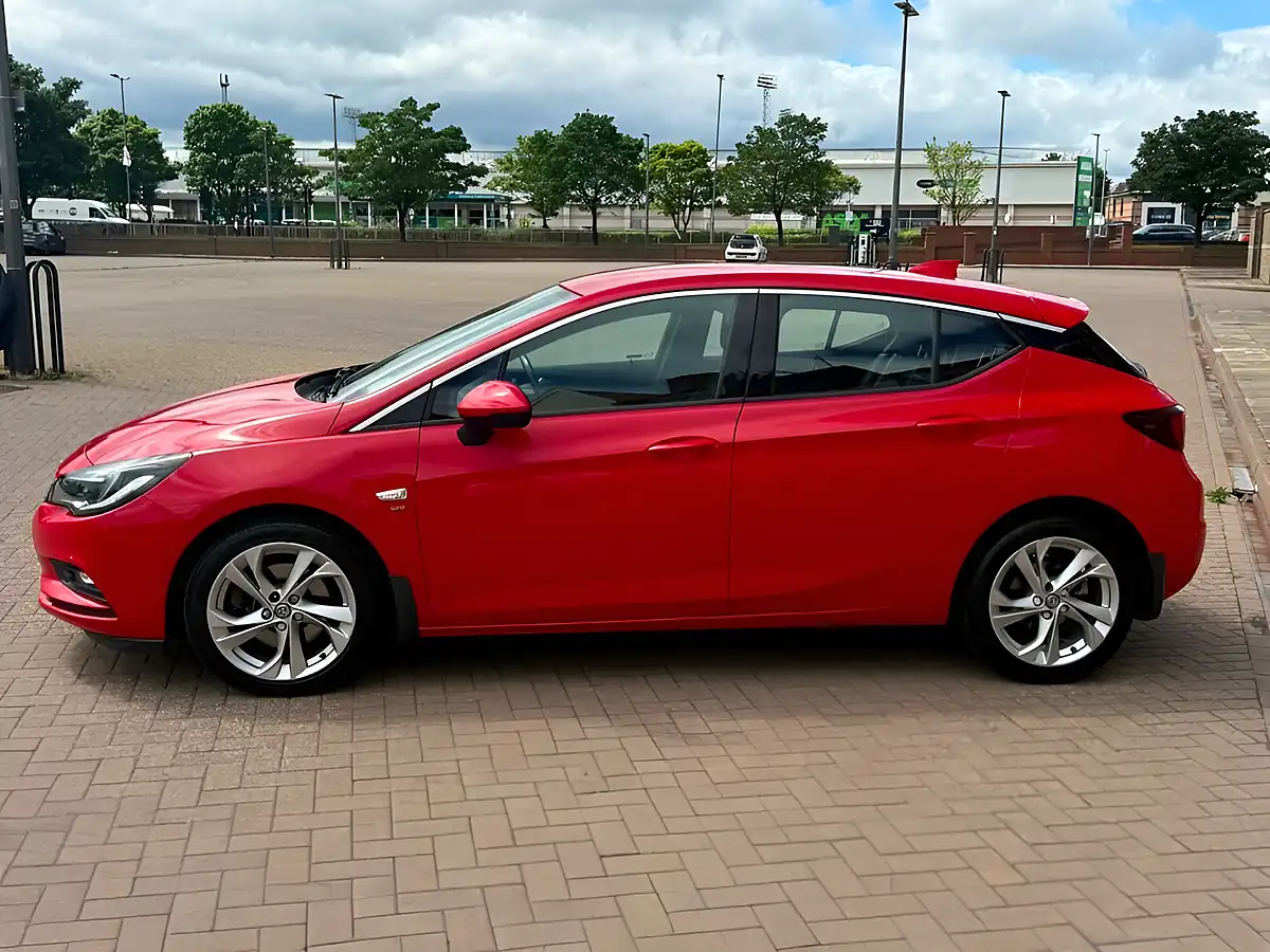Used 2017 Vauxhall Astra Sri Nav Red - Interior and Exterior details 4