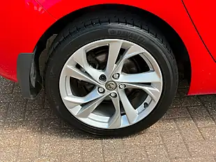 Used 2017 Vauxhall Astra Sri Nav Red - Interior and Exterior details 9