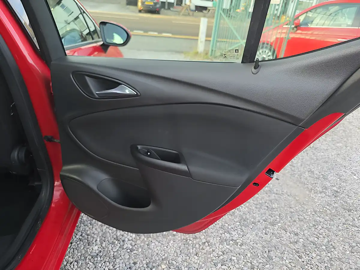 Used 2017 Vauxhall Astra Sri Nav Red - Interior and Exterior details 15