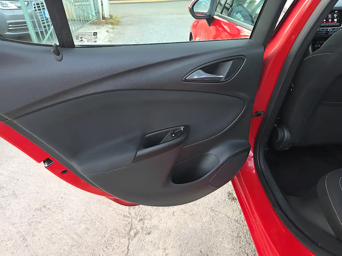 Used 2017 Vauxhall Astra Sri Nav Red - Interior and Exterior details 16
