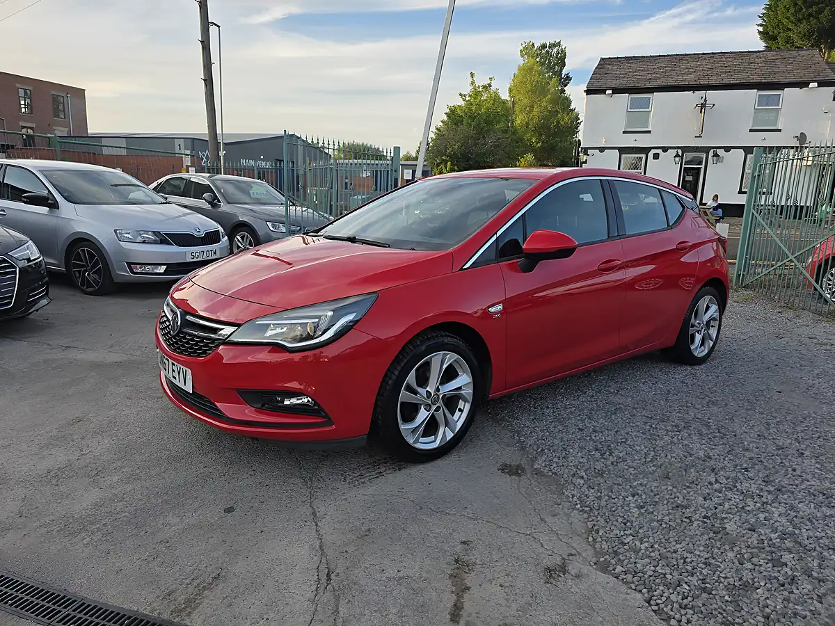 Used 2017 Vauxhall Astra Sri Nav Red - Interior and Exterior details 3