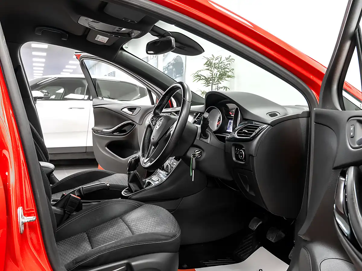 Used 2017 Vauxhall Astra Sri Nav Red - Interior and Exterior details 12