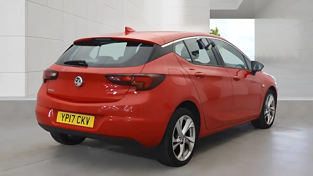 Used 2017 Vauxhall Astra Sri Nav Red - Interior and Exterior details 13