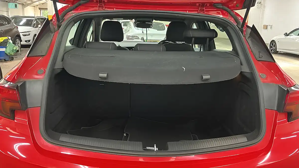 Used 2017 Vauxhall Astra Sri Nav Red - Interior and Exterior details 18