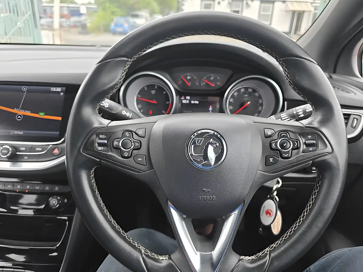 Used 2017 Vauxhall Astra Sri Nav Silver - Interior and Exterior details 13