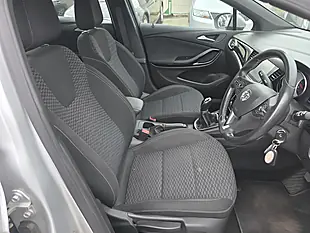 Used 2017 Vauxhall Astra Sri Nav Silver - Interior and Exterior details 9