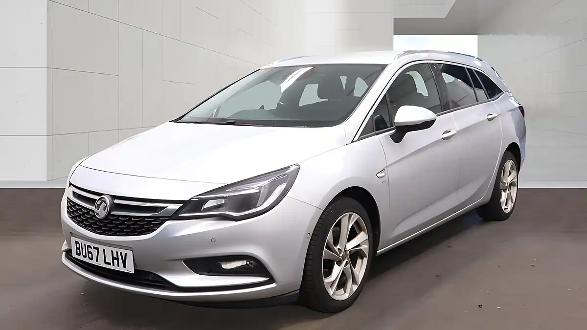 Used 2017 Vauxhall Astra Sri Nav Silver - Front View