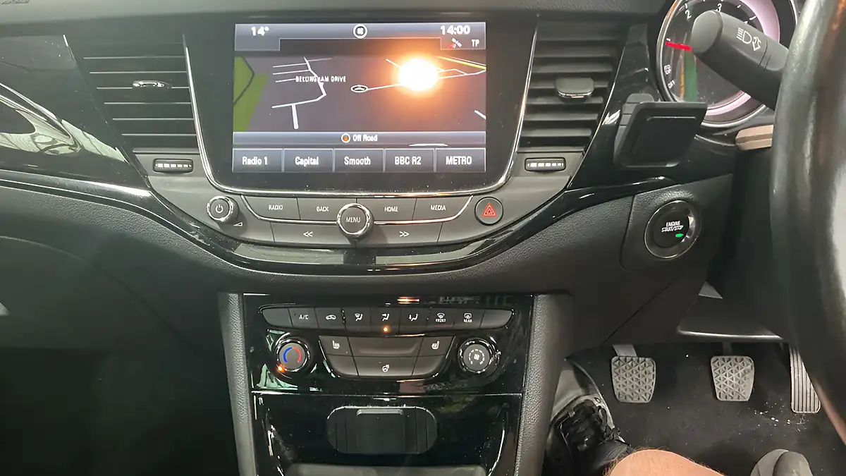 Used 2017 Vauxhall Astra Sri Nav Silver - Interior and Exterior details 8