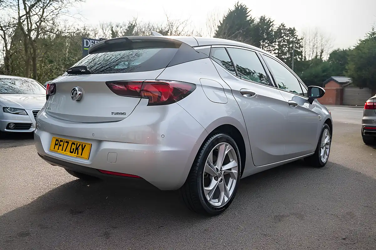 Used 2017 Vauxhall Astra Sri Nav Sovereign Silver - Interior and Exterior details 13